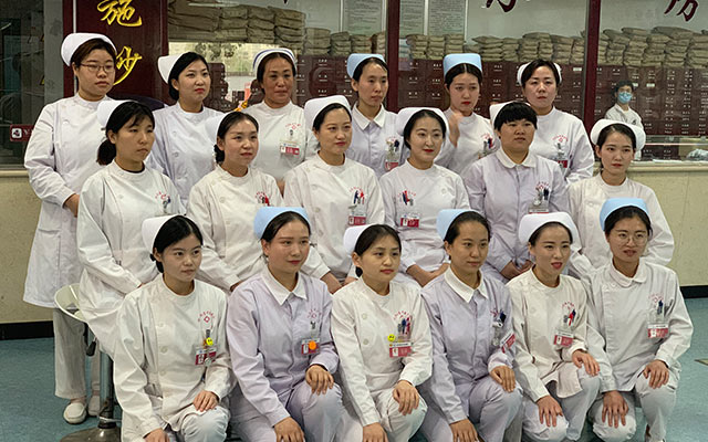 【5.12护士节】米兰,米兰（中国）举办茶话会白衣天使受表彰(图1)